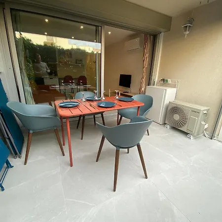 Apartamento T2 Climatisé Avec Terrasse, Port Santa Lucia à 2 Min