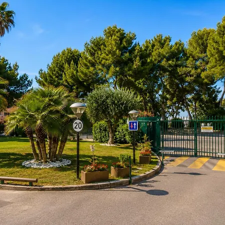 T2 Climatise Avec Terrasse, Port Santa Lucia A 2 Min 아파트 *